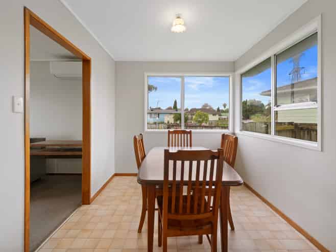 8 Aldo Place, Clover Park