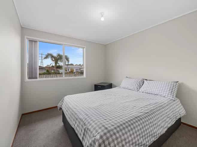 8 Aldo Place, Clover Park
