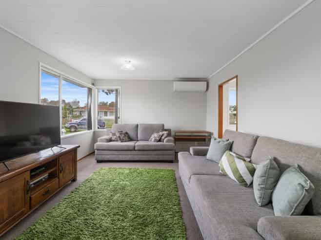 8 Aldo Place, Clover Park