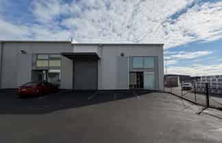 Quality unit | impressive high stud warehouse