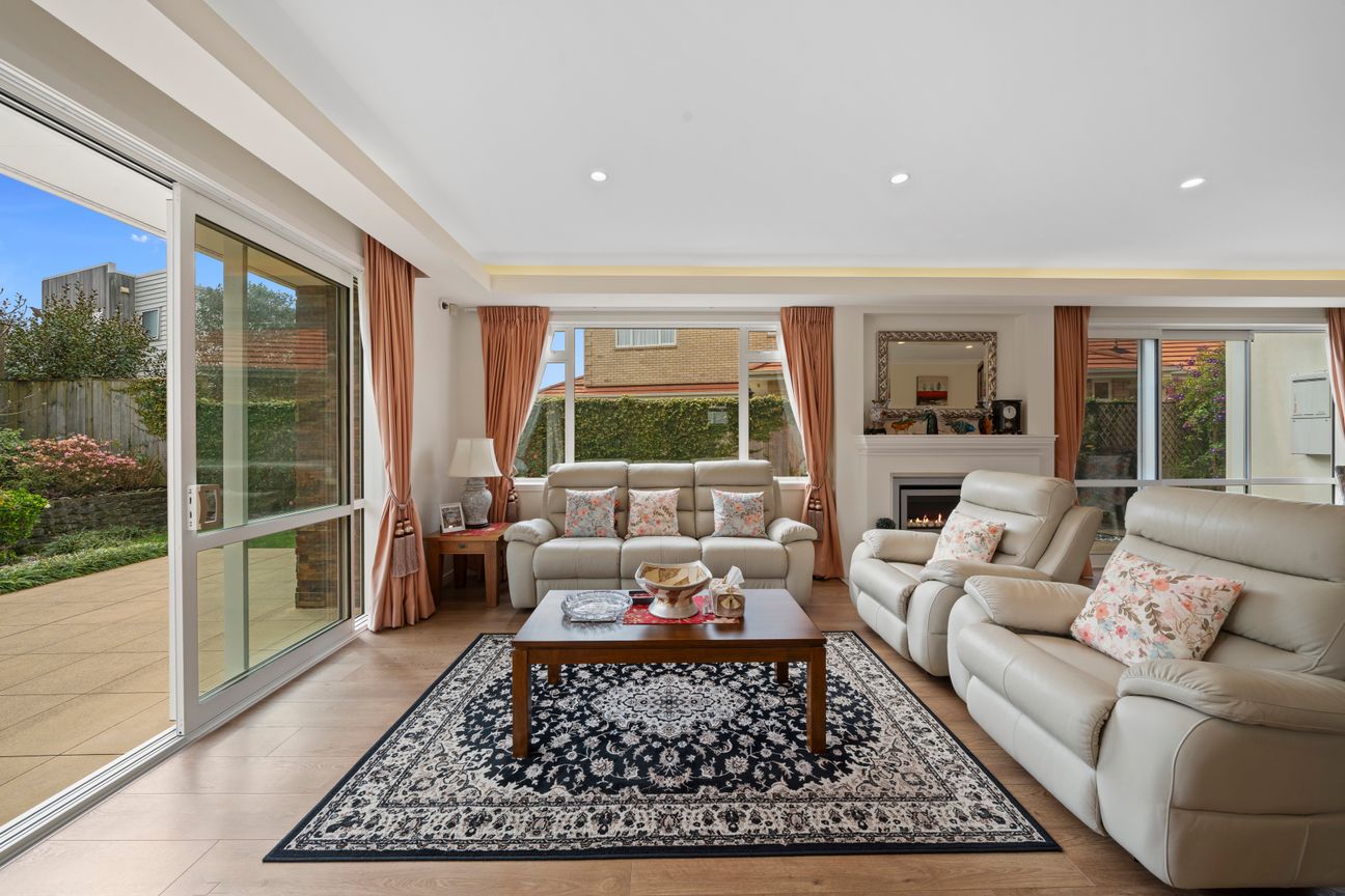 Luxury Living, Landscaped to Perfection - Widok 4