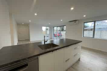 55a Fenton Street, Stratford