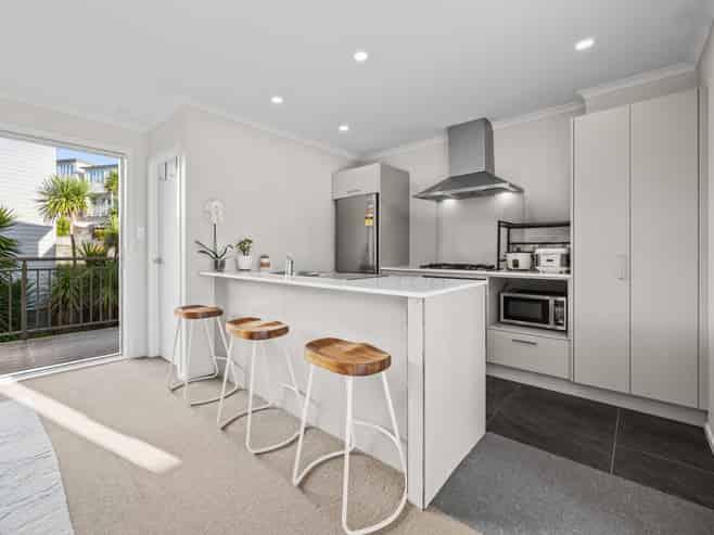 39 Arrowsmith Drive, Flat Bush