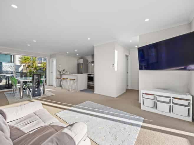 39 Arrowsmith Drive, Flat Bush