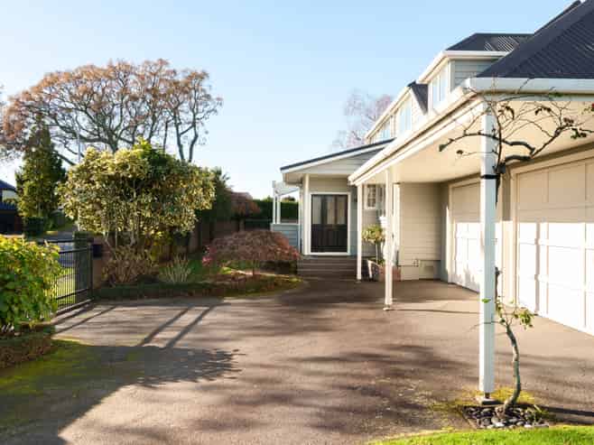 2 Waratah Street, Matua
