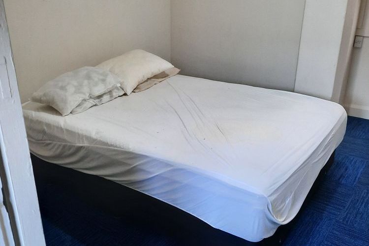 Centrally Situated 1st Floor 3 Bedroom Flat - Widok 3
