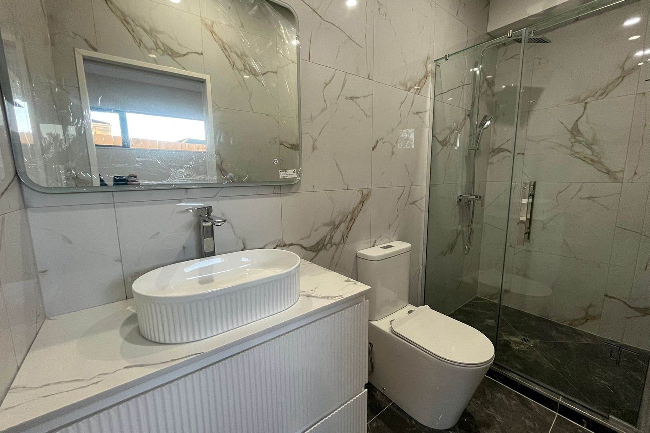 Brand new 4 Bedroom 3 Bathroom townhouse in Mo... - Widok 5