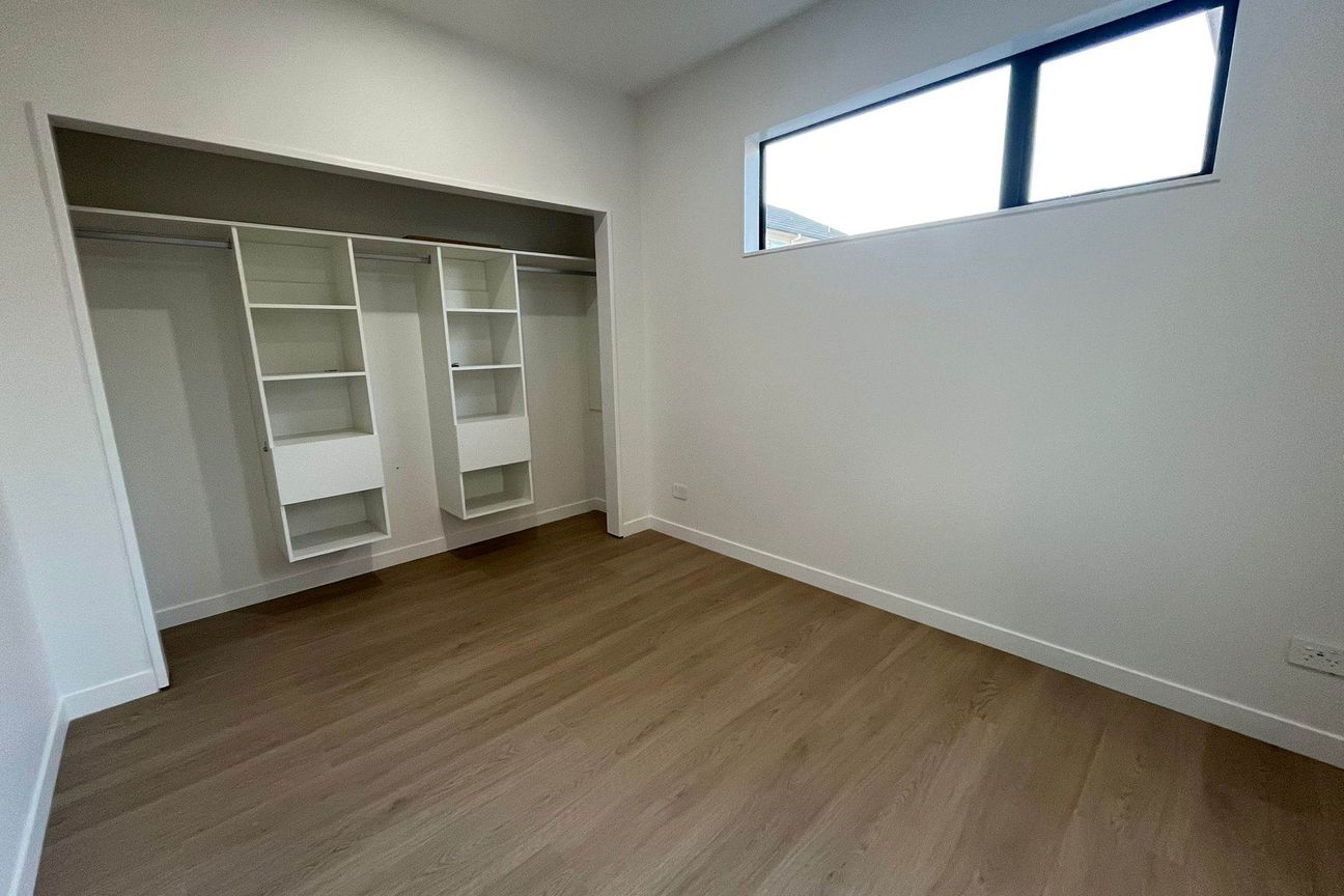 Brand new 4 Bedroom 3 Bathroom townhouse in Mo... - Widok 4