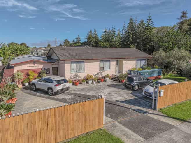 68 Diorella Drive, Clover Park