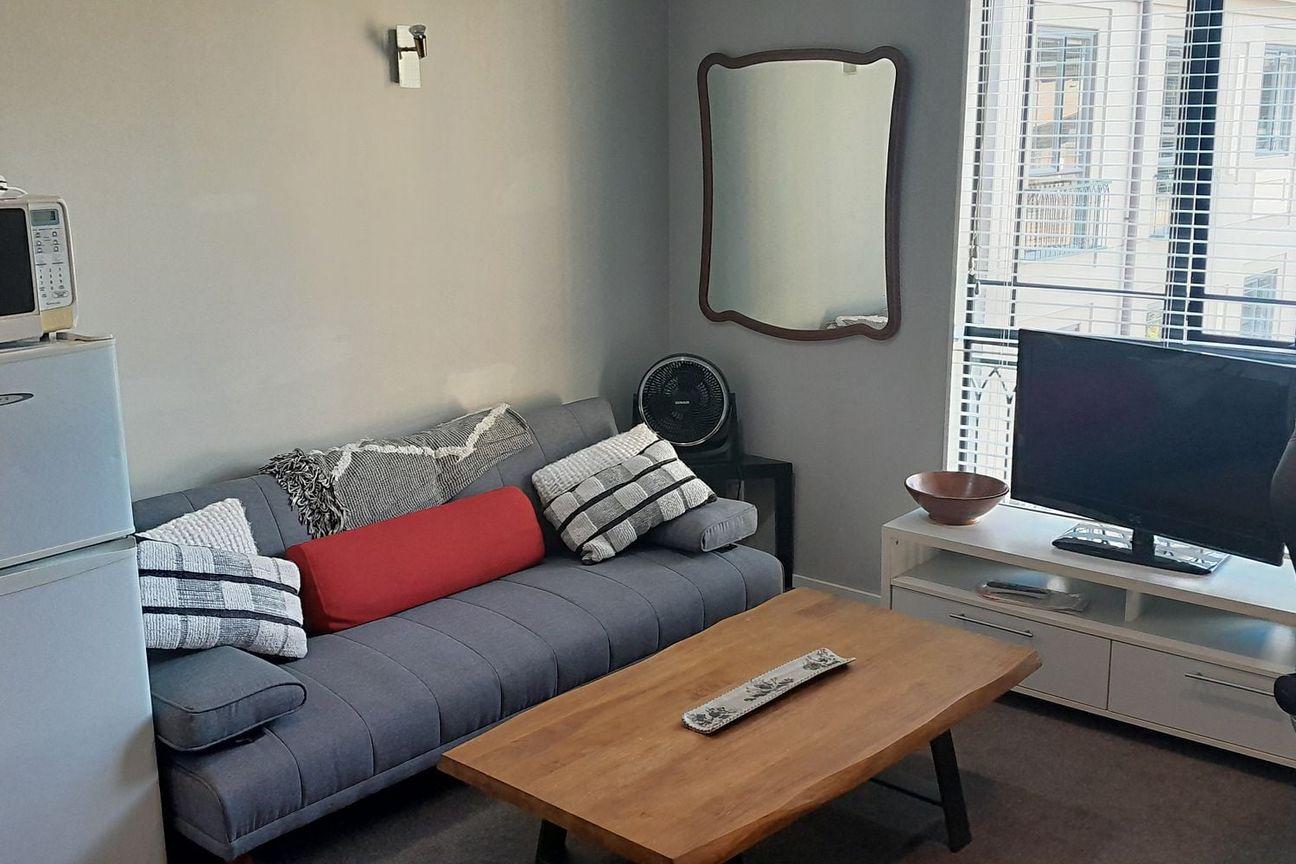 Ready-to-move-in Fully Furnished unit & 2 Carparks - Altro