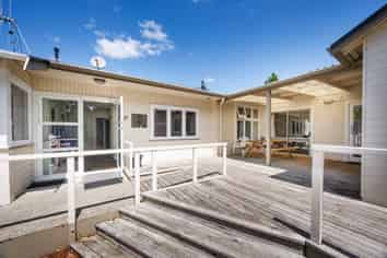 Manawatu / Whanganui - Address withheld