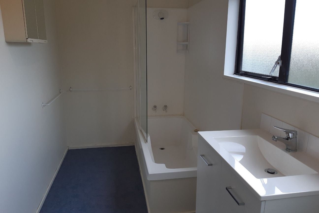 *** FOUR BEDROOMS TWO BATHROOM FAMILY HOME *** - Ansicht 6