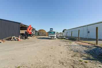 Freehold land, buildings and business, all in one!
