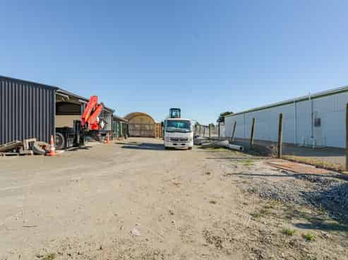 Freehold land, buildings and business, all in one!