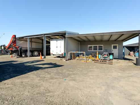 Freehold land, buildings and business, all in one!