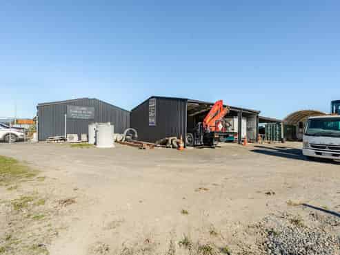 Freehold land, buildings and business, all in one!