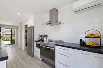 48 Alpers Ridge, Leamington