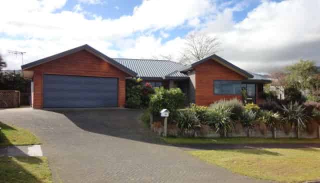 84 Birch Street, Hilltop