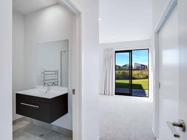 2/18 Halo Green, Glenview