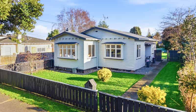 17 Hutchison Crescent, Durie Hill