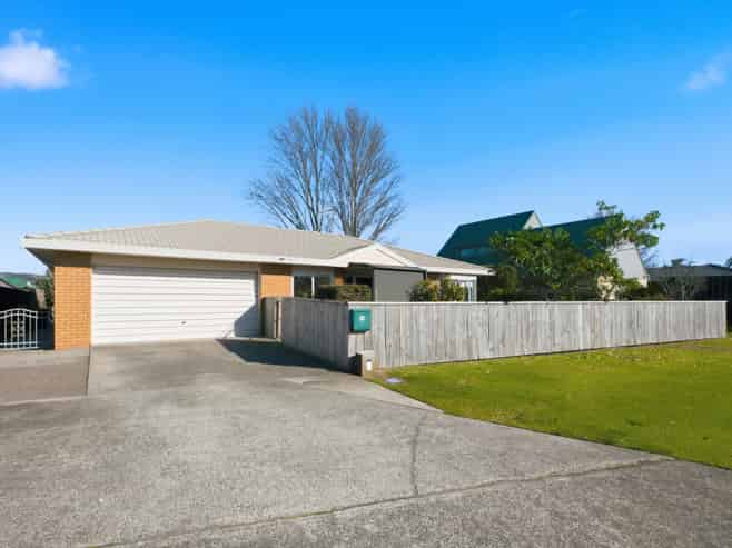 18 Webb Place, Papamoa