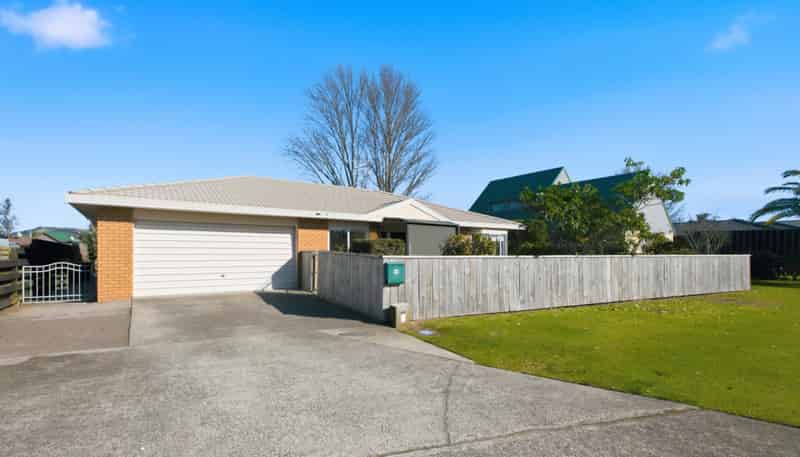 18 Webb Place, Papamoa