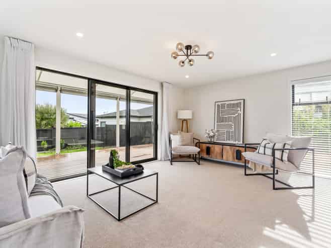 48 Henry Tayler Rise, Wainui