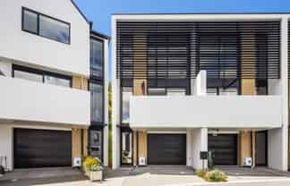 17 Erica Pabst Way, Island Bay