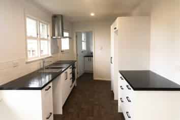 86 Crofton Road, Harewood