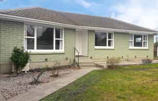 86 Crofton Road, Harewood