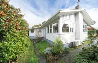 87 Valley Road, Hikurangi