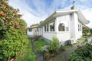 87 Valley Road, Hikurangi