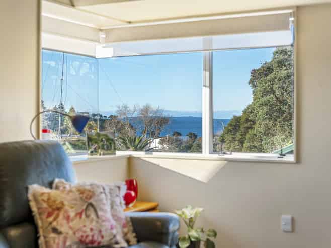 2/1 Argyle Road, Browns Bay