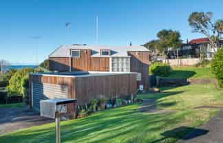 2/1 Argyle Road, Browns Bay