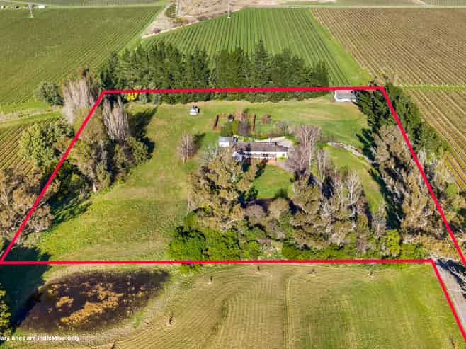 Airfields, 523 State Highway 63, Renwick