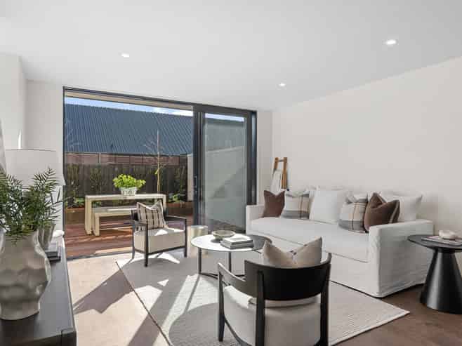 2 and 3/34 Gordon Avenue, Saint Albans