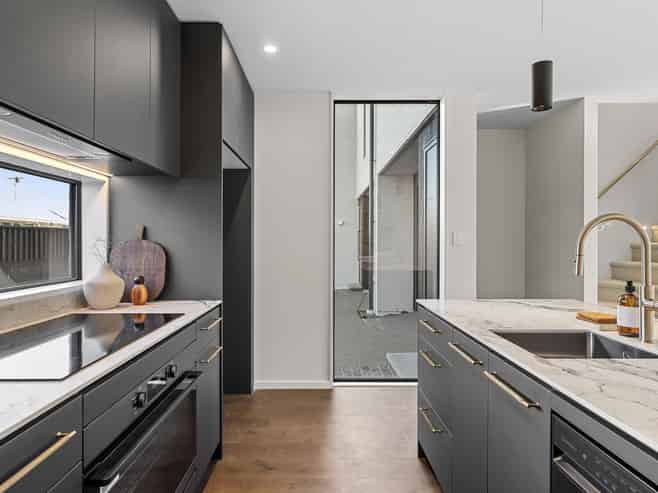 2 and 3/34 Gordon Avenue, Saint Albans