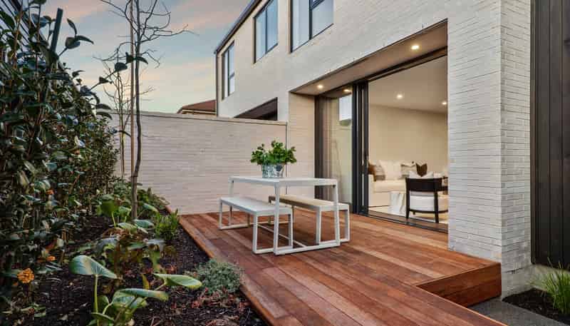2 and 3/34 Gordon Avenue, Saint Albans