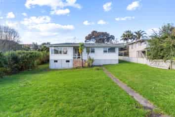15A Kelwyn Road, Kelston