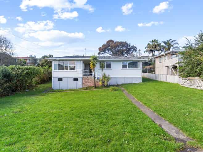 15A Kelwyn Road, Kelston