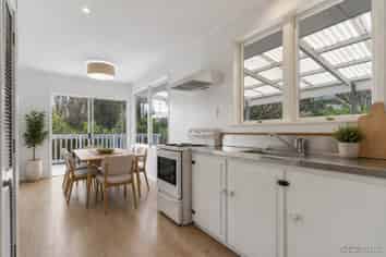15A Kelwyn Road, Kelston