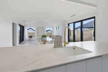 10 Paton Road, Hope