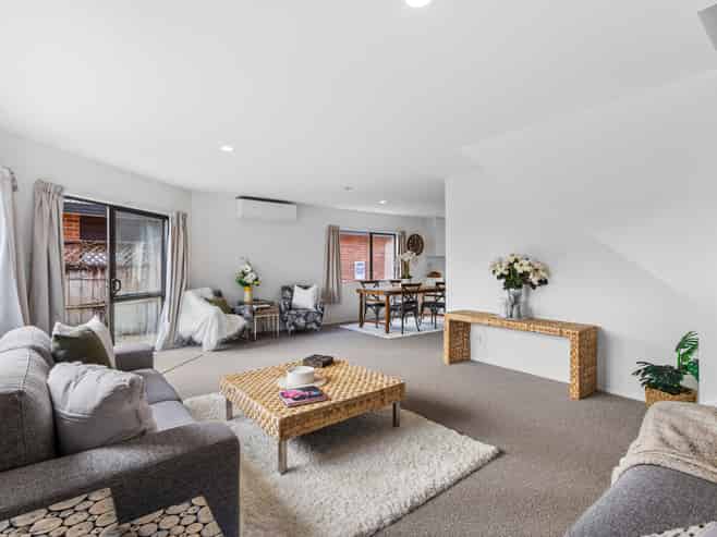 17/37 Fields Parade, Oteha Valley,Albany, Oteha
