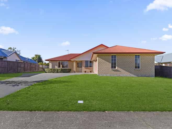 28 Oaklands Drive, Cambridge