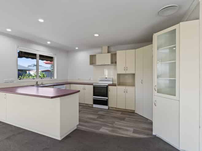 28 Oaklands Drive, Cambridge