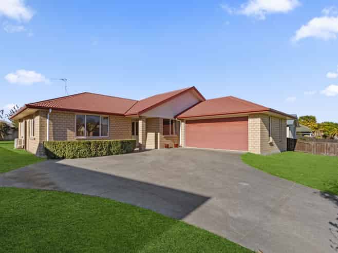 28 Oaklands Drive, Cambridge