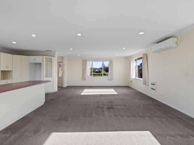 28 Oaklands Drive, Cambridge