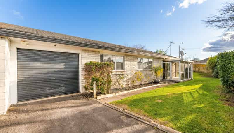 62A Pemberton Crescent, Greerton