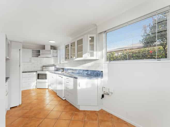 62A Pemberton Crescent, Greerton