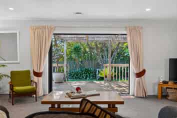 101B Beach Road, Pahurehure